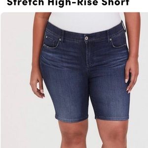 Torrid Jeans Stretch High-Rise Short Size 24